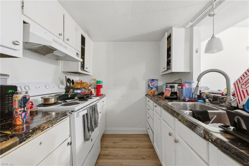 Photo 10 of 16 residential for sale in Chesapeake virginia
