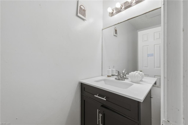Photo 12 of 16 residential for sale in Chesapeake virginia
