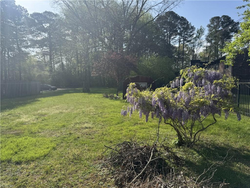 Photo 3 of 4 residential for sale in Chesapeake virginia