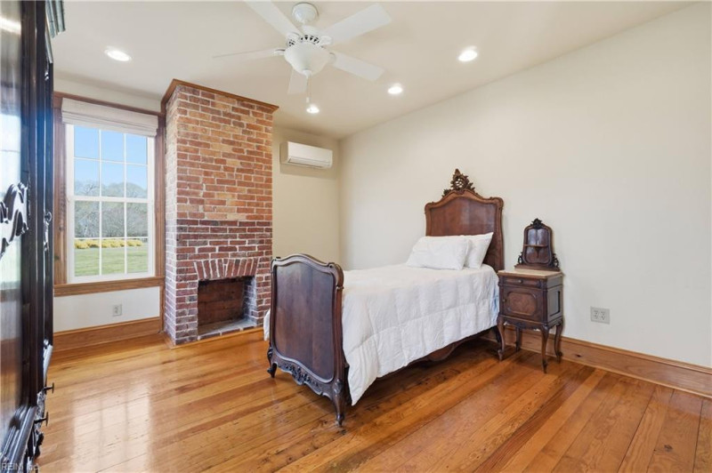 Photo 14 of 50 residential for sale in Suffolk virginia