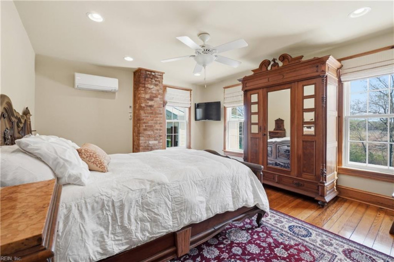 Photo 23 of 50 residential for sale in Suffolk virginia