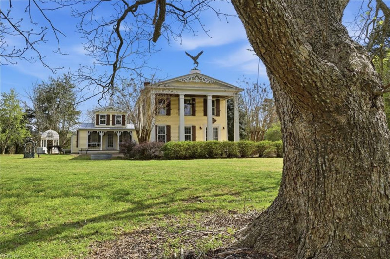 Photo 3 of 50 residential for sale in Suffolk virginia