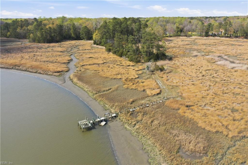 Photo 4 of 50 residential for sale in Suffolk virginia