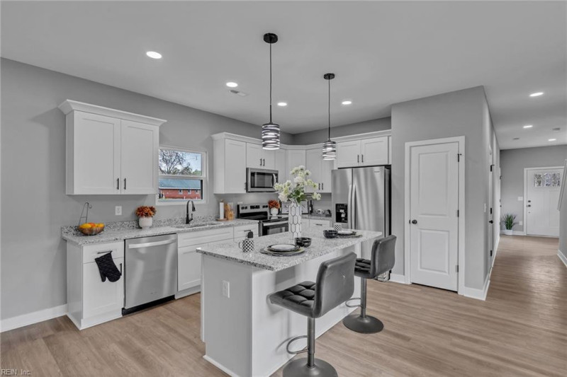 Photo 10 of 32 residential for sale in Suffolk virginia