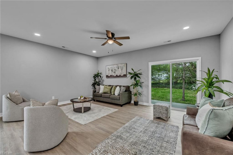 Photo 13 of 32 residential for sale in Suffolk virginia