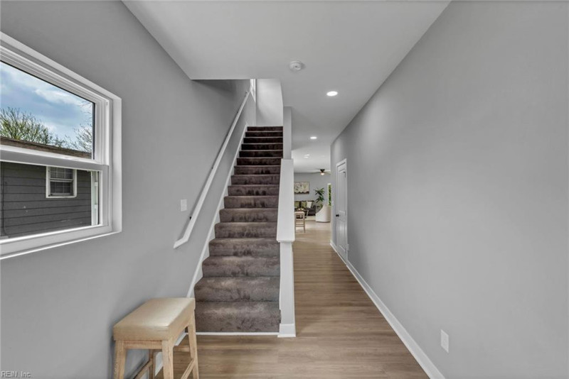 Photo 5 of 32 residential for sale in Suffolk virginia