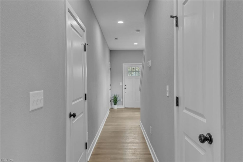 Photo 7 of 32 residential for sale in Suffolk virginia