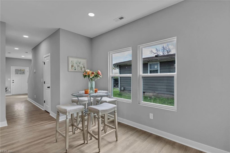 Photo 9 of 32 residential for sale in Suffolk virginia