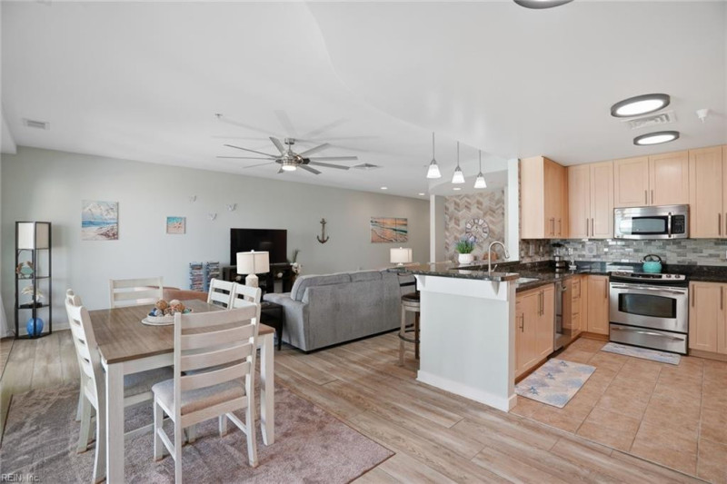 Photo 14 of 35 residential for sale in Virginia Beach virginia