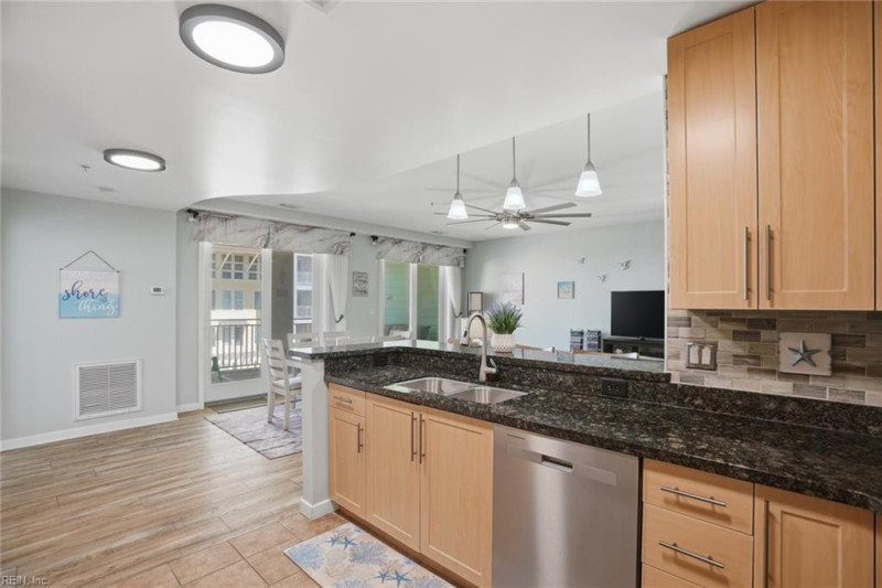 Photo 17 of 35 residential for sale in Virginia Beach virginia