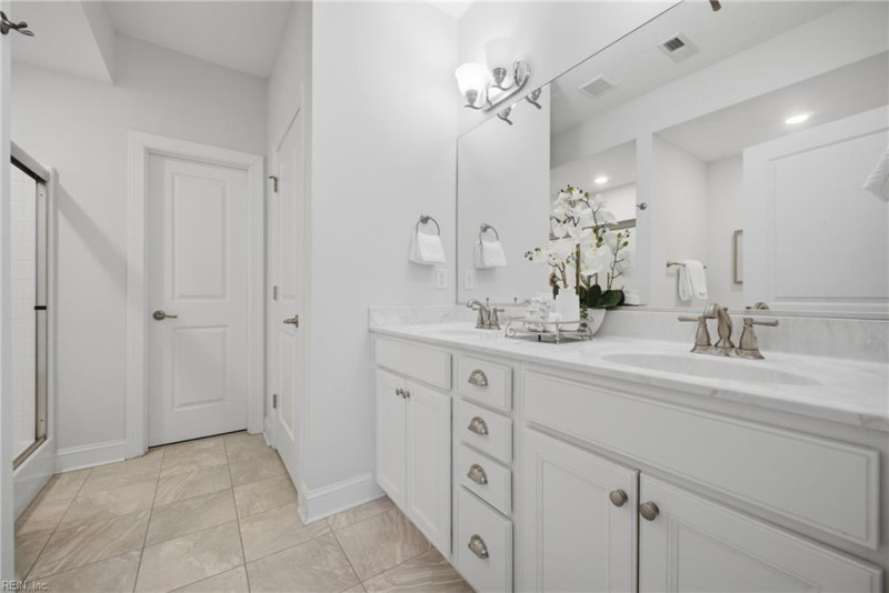 Photo 20 of 47 residential for sale in Suffolk virginia
