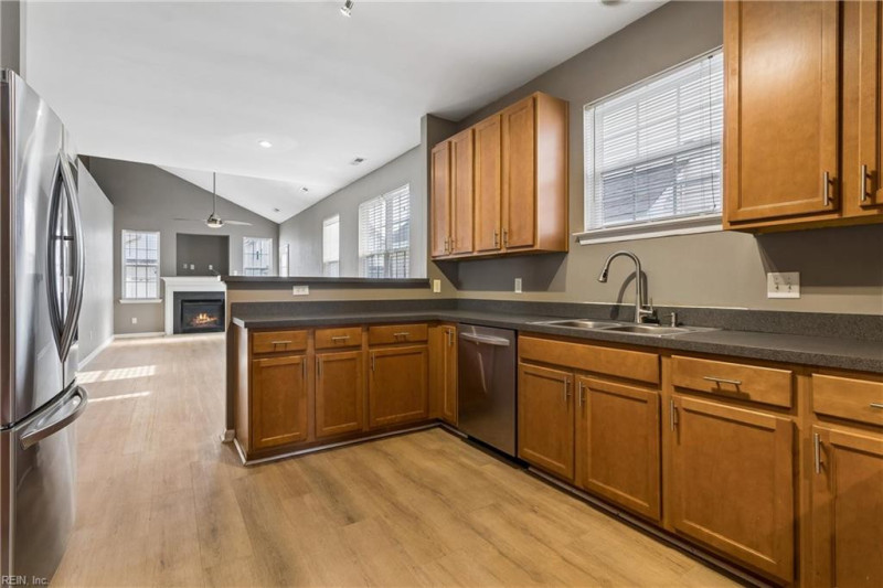 Photo 11 of 46 residential for sale in Virginia Beach virginia