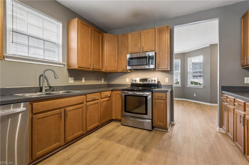 Photo 14 of 46 residential for sale in Virginia Beach virginia