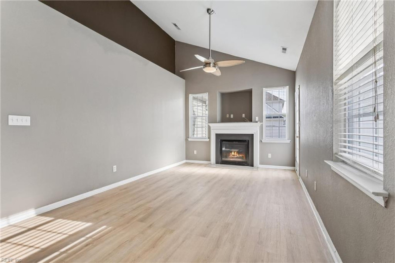Photo 17 of 46 residential for sale in Virginia Beach virginia