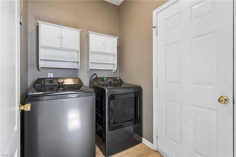 Photo 19 of 46 residential for sale in Virginia Beach virginia