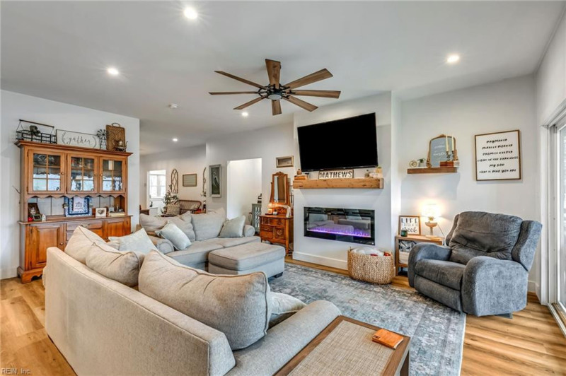 Photo 10 of 50 residential for sale in Mathews County virginia
