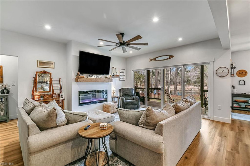 Photo 9 of 50 residential for sale in Mathews County virginia