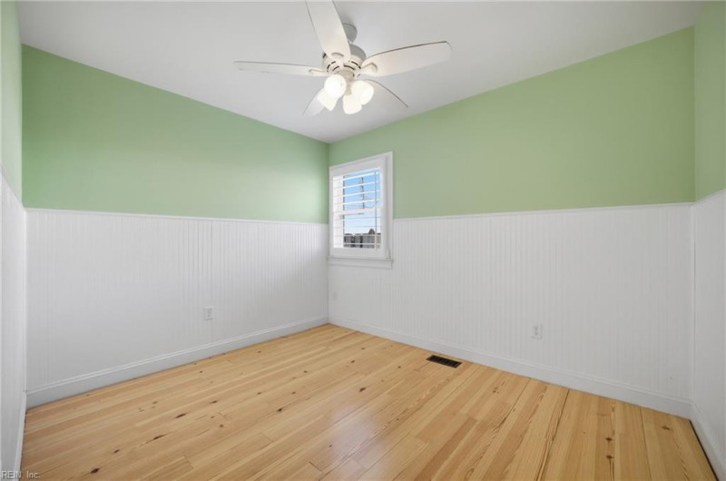 Photo 13 of 47 residential for sale in Hampton virginia