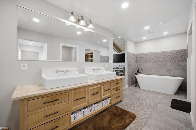 Photo 20 of 47 residential for sale in Hampton virginia