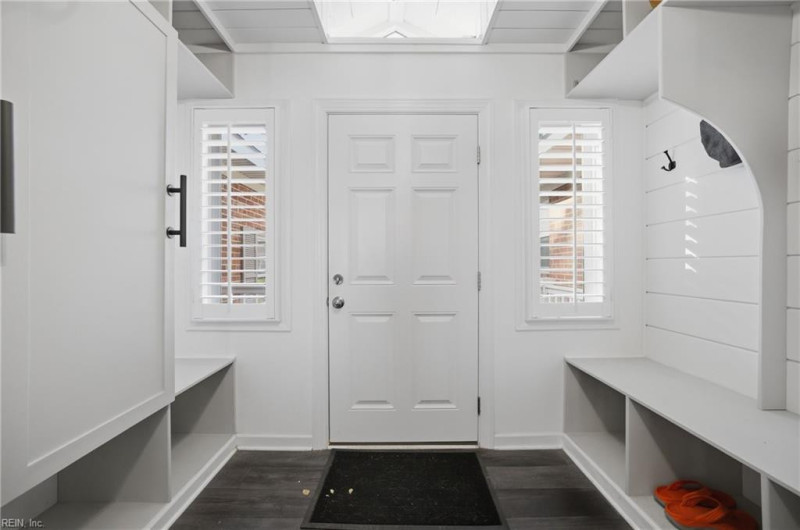 Photo 3 of 47 residential for sale in Hampton virginia