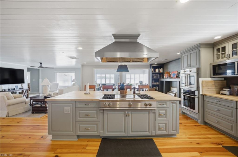 Photo 4 of 47 residential for sale in Hampton virginia
