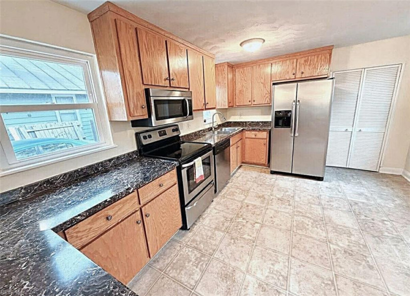 Photo 4 of 28 residential for sale in Chesapeake virginia Photo 4 of 28 residential for sale in Chesapeake virginia
