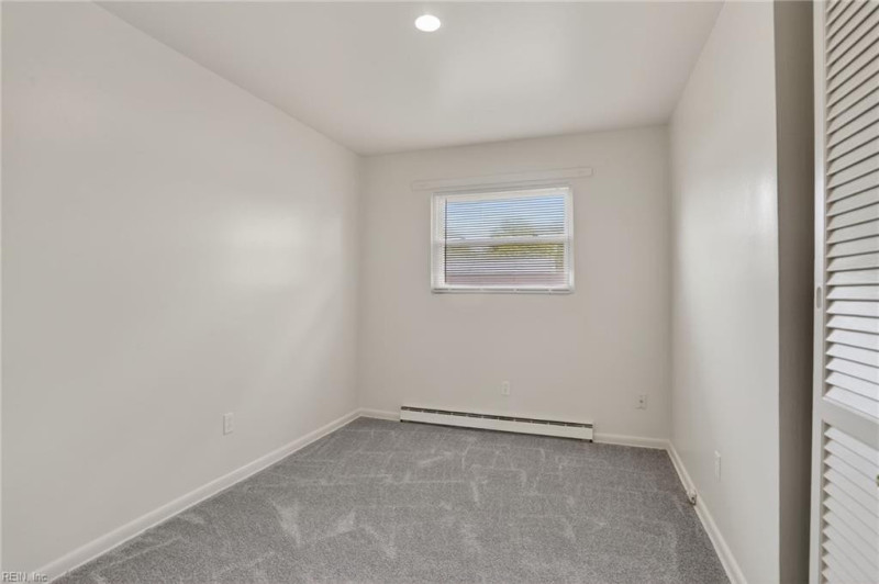 Photo 13 of 23 residential for sale in Hampton virginia