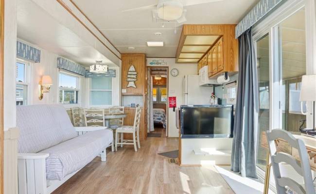 3665 Sandpiper Road, Virginia Beach, VA 23456