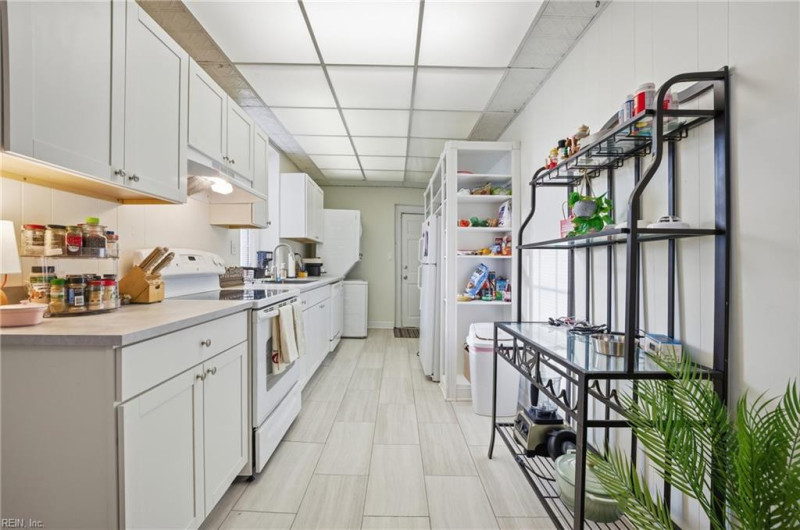 Photo 10 of 33 residential for sale in Norfolk virginia
