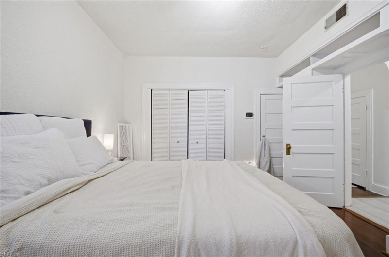 Photo 15 of 33 residential for sale in Norfolk virginia