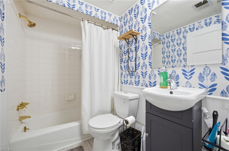 Photo 21 of 33 residential for sale in Norfolk virginia