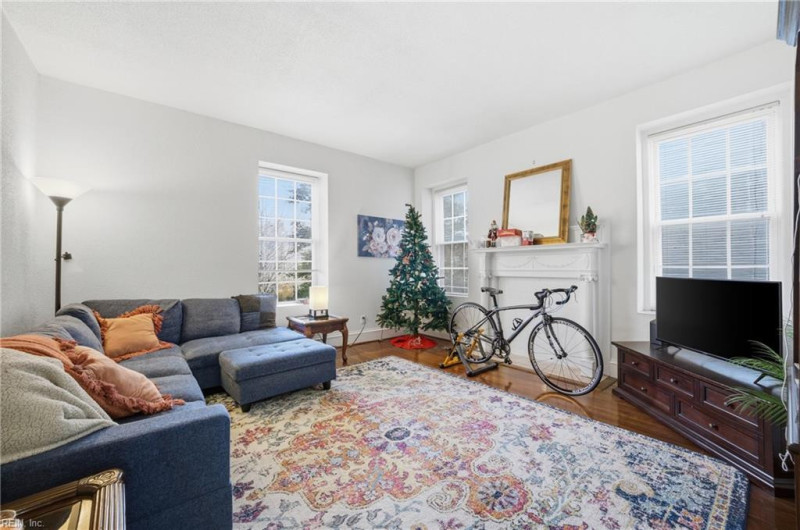 Photo 5 of 33 residential for sale in Norfolk virginia
