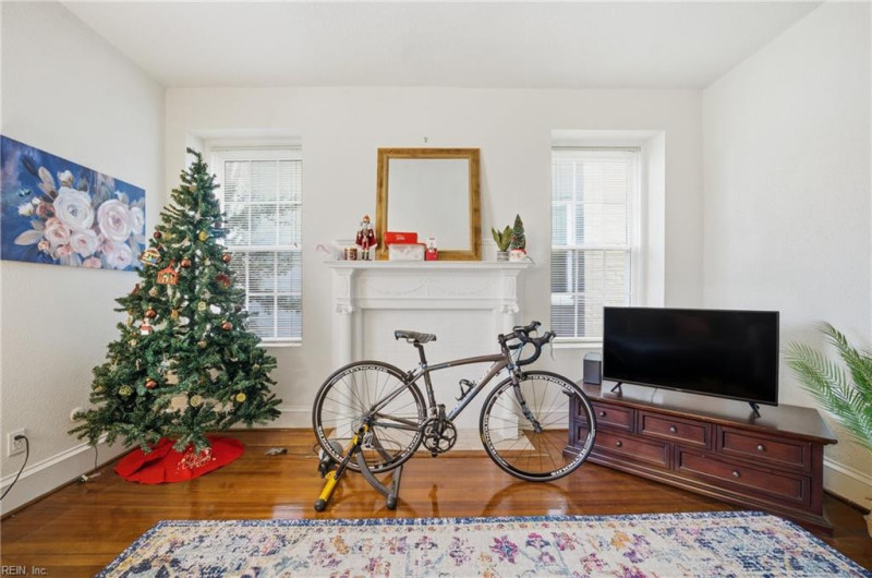 Photo 7 of 33 residential for sale in Norfolk virginia