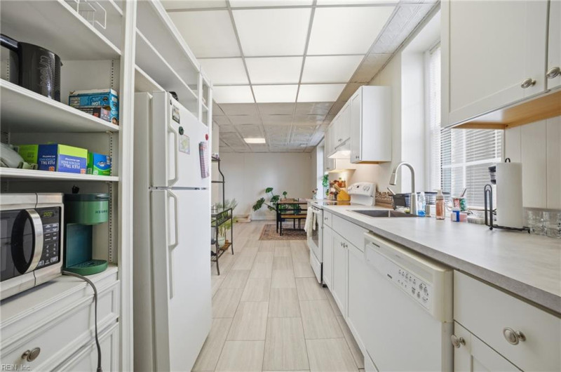 Photo 8 of 33 residential for sale in Norfolk virginia