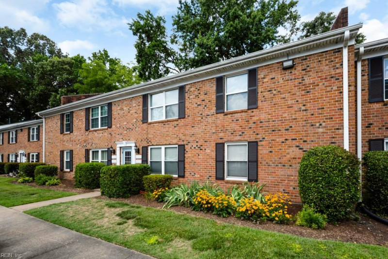 Photo 1 of 33 residential for sale in Virginia Beach virginia