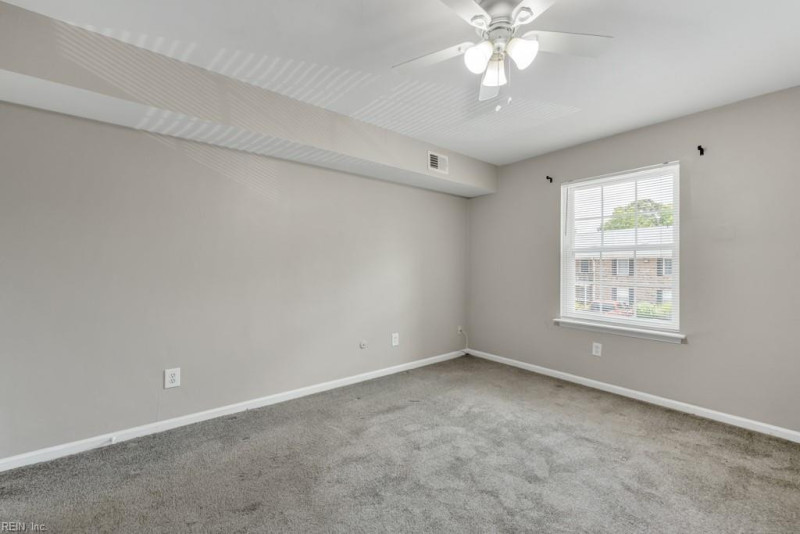 Photo 14 of 33 residential for sale in Virginia Beach virginia