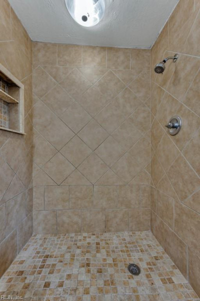 Photo 19 of 33 residential for sale in Virginia Beach virginia
