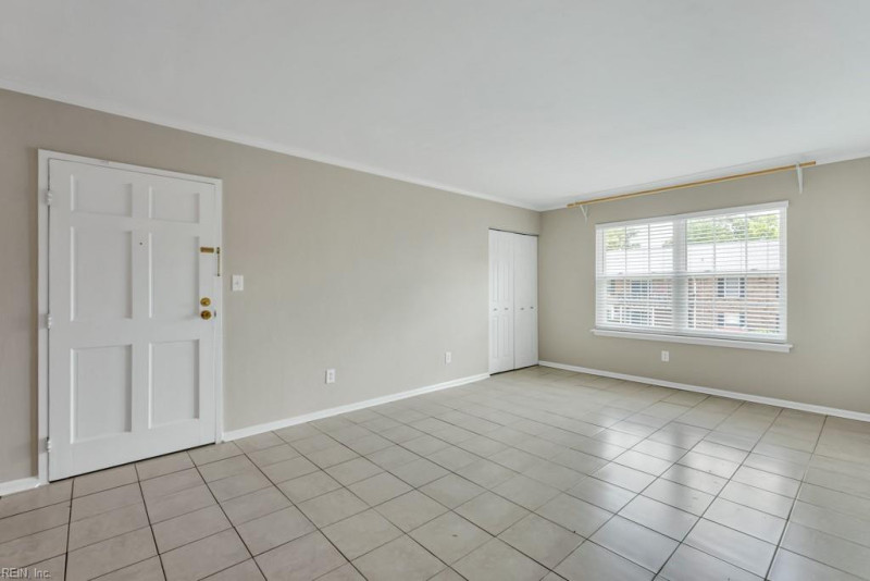 Photo 2 of 33 residential for sale in Virginia Beach virginia