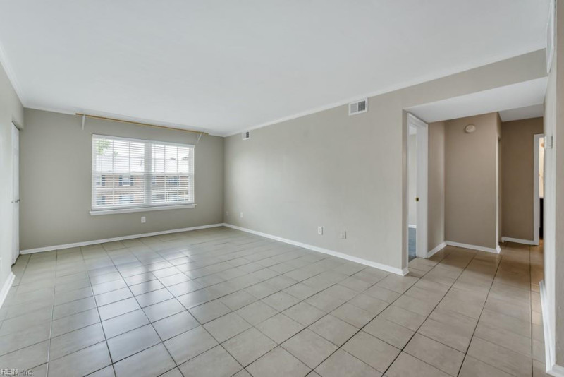 Photo 3 of 33 residential for sale in Virginia Beach virginia