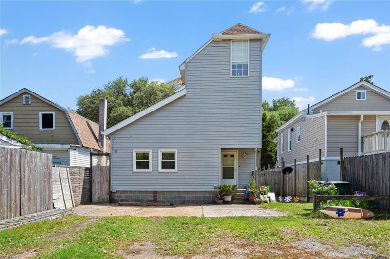 Photo 2 of 30 residential for sale in Norfolk virginia