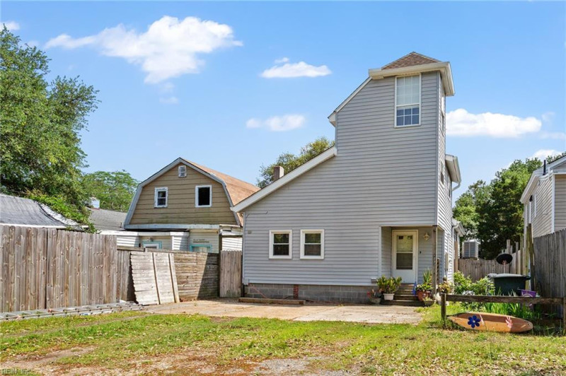 Photo 3 of 30 residential for sale in Norfolk virginia