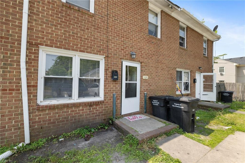 Photo 1 of 18 residential for sale in Portsmouth virginia