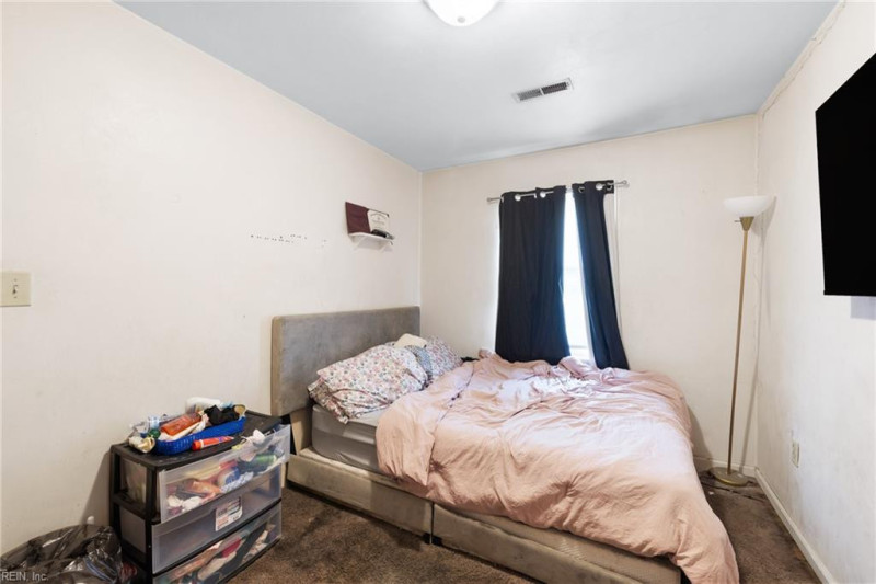 Photo 12 of 18 residential for sale in Portsmouth virginia