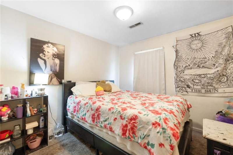 Photo 14 of 18 residential for sale in Portsmouth virginia