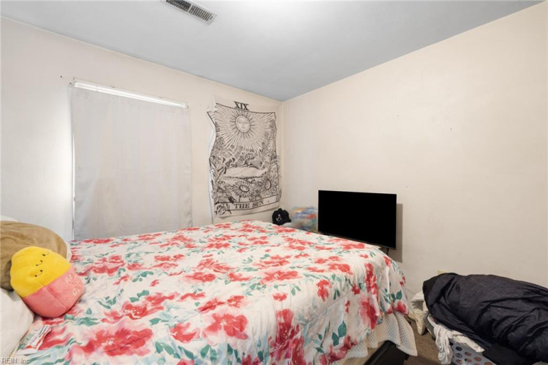 Photo 16 of 18 residential for sale in Portsmouth virginia