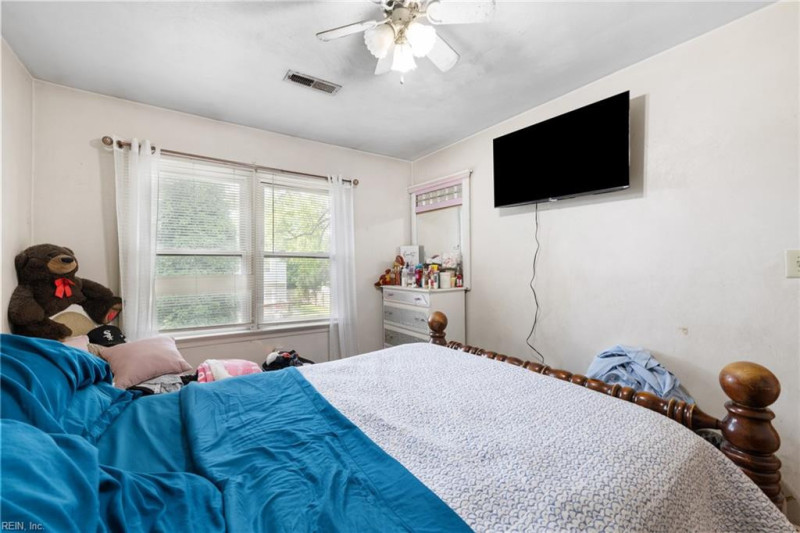 Photo 18 of 18 residential for sale in Portsmouth virginia