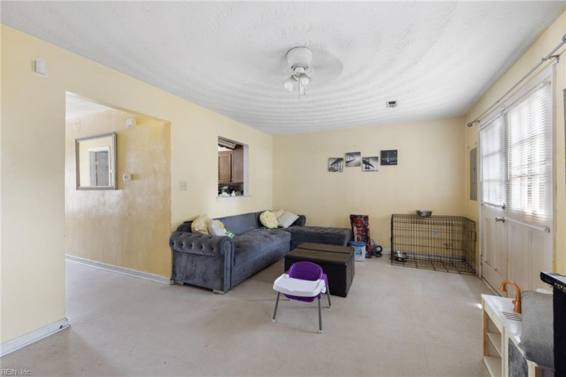 Photo 8 of 18 residential for sale in Portsmouth virginia