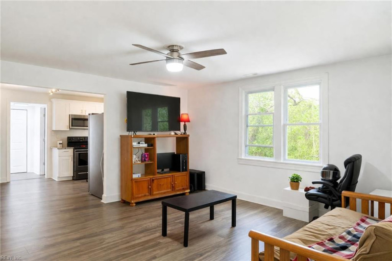 Photo 4 of 24 residential for sale in Mathews County virginia