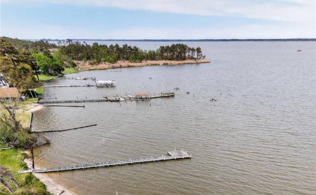 6468 Knotts Island Road, Virginia Beach, VA 23457