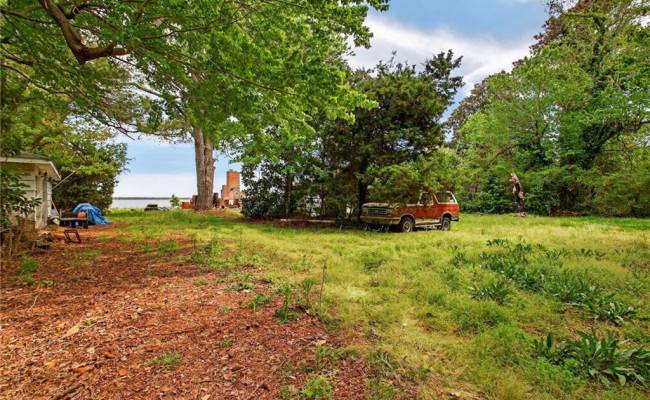6468 Knotts Island Road, Virginia Beach, VA 23457